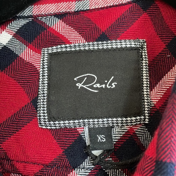 XS Rails Dress - Picture 2 of 3